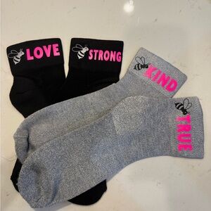NWT MAP 🐝 Bee Kind Socks - Black and Gray set of 2 pairs